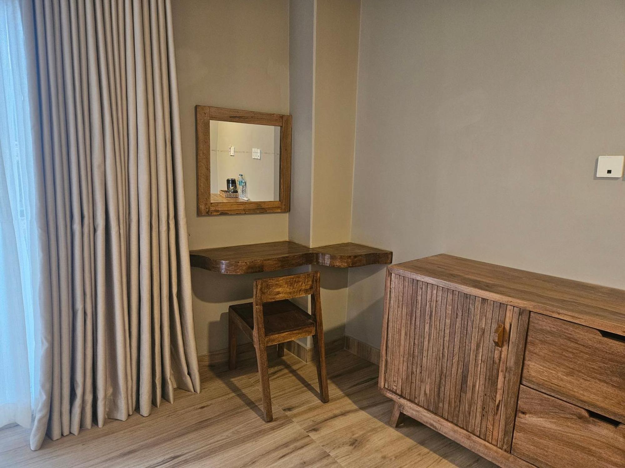 Hotel Blossom Pokhara Bagian luar foto