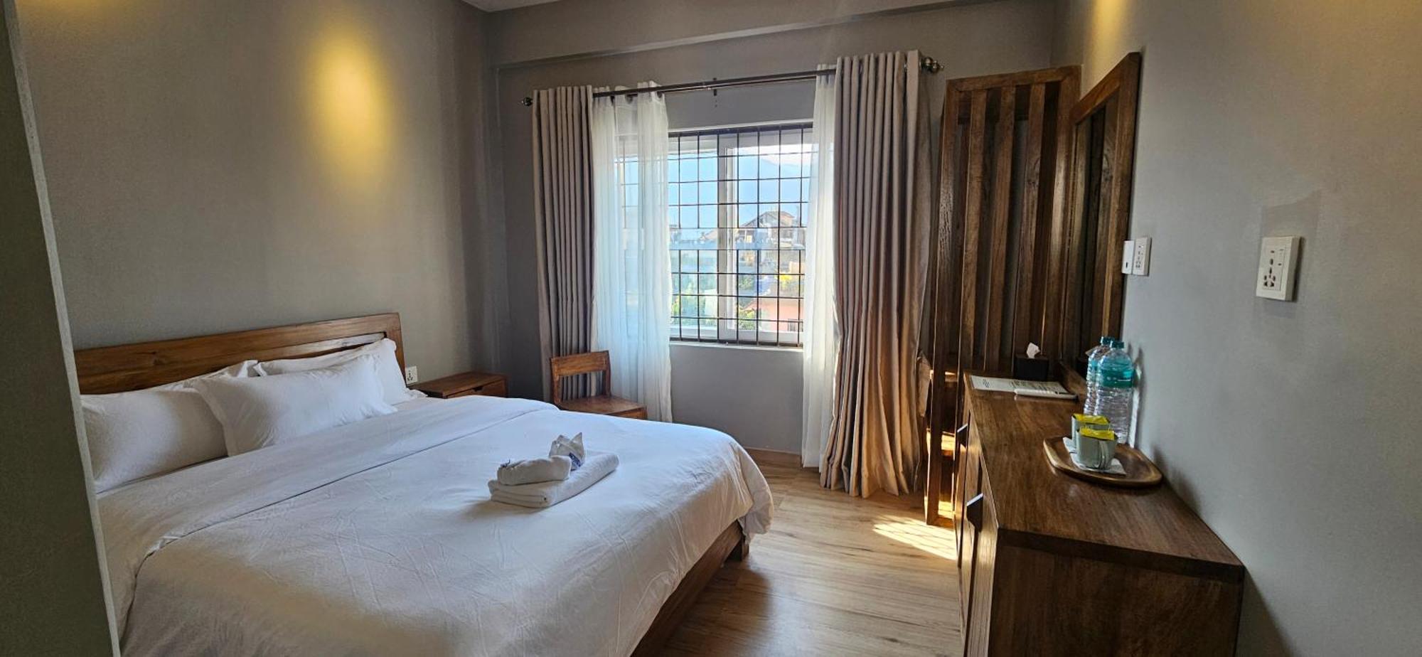 Hotel Blossom Pokhara Bagian luar foto