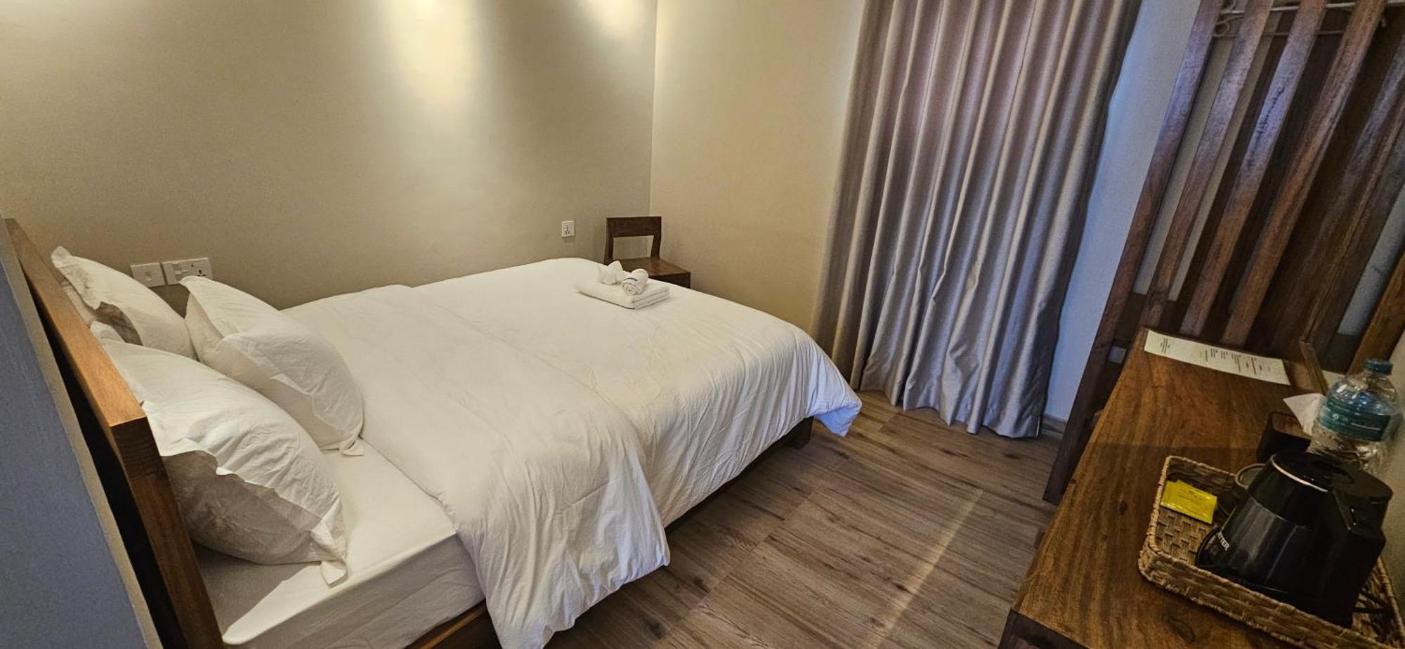 Hotel Blossom Pokhara Bagian luar foto