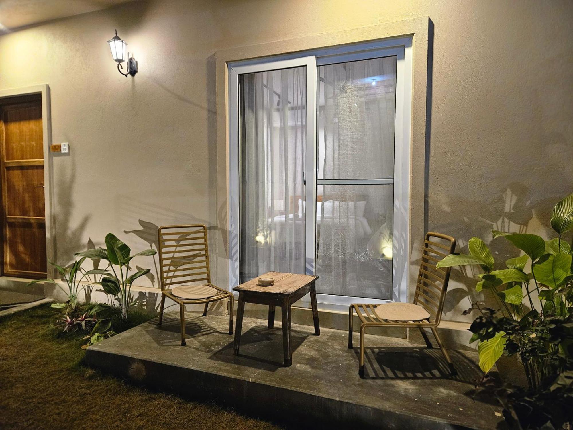 Hotel Blossom Pokhara Bagian luar foto
