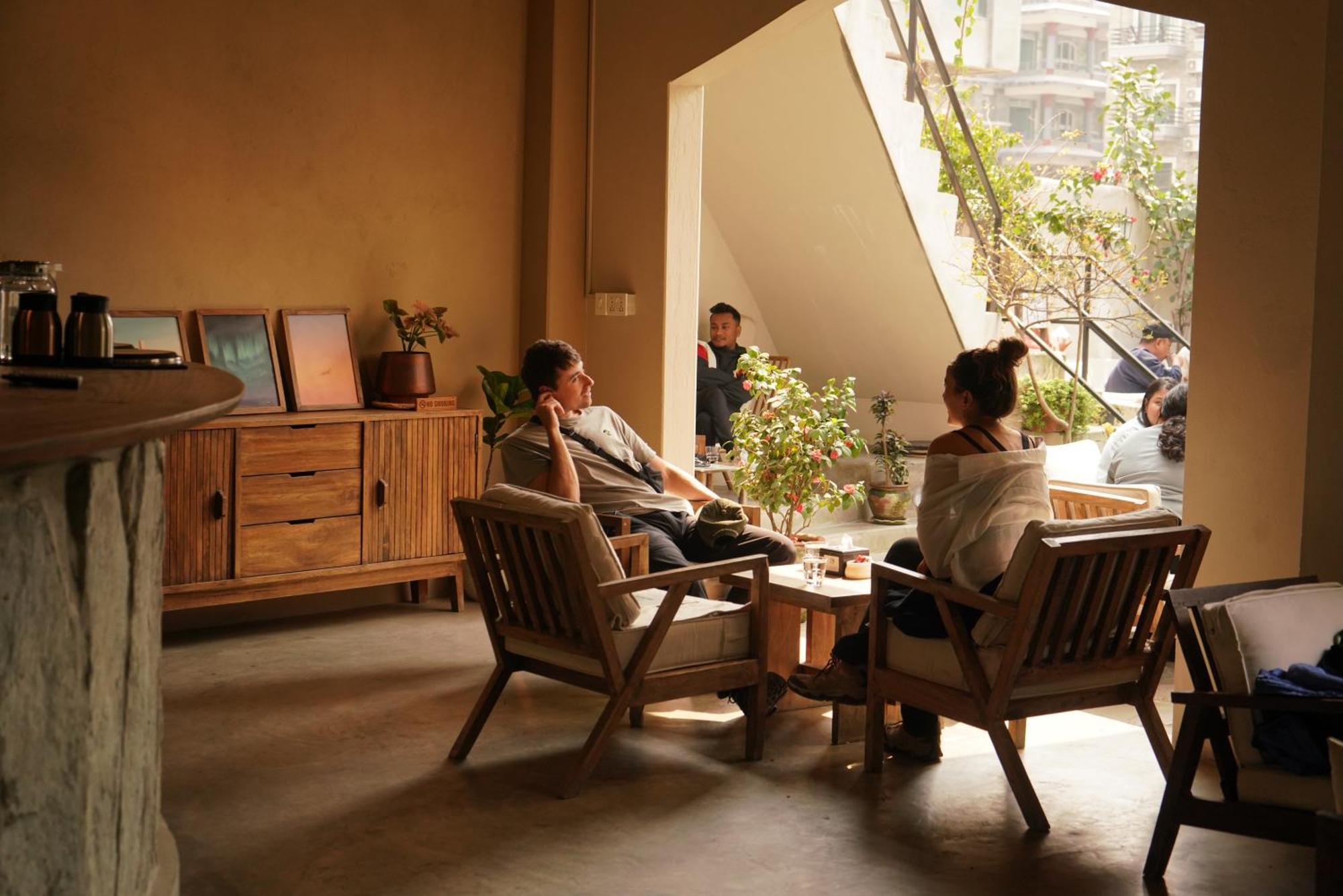 Hotel Blossom Pokhara Bagian luar foto